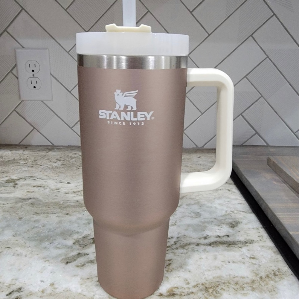 RARE!! Brand New Stanley 40oz Adventure Quencher Cup tumbler.  Color Rose Glow